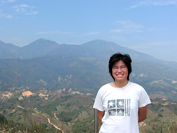 agnes in front of saddleback mountain