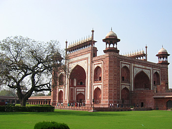 entrance gate to the taj mahal