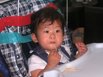 jared slurping up a noodle