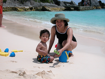 suephy and jared on the beach in bermuda